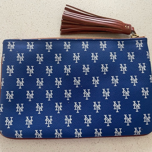 Dooney & Bourke clutch - Picture 2 of 5